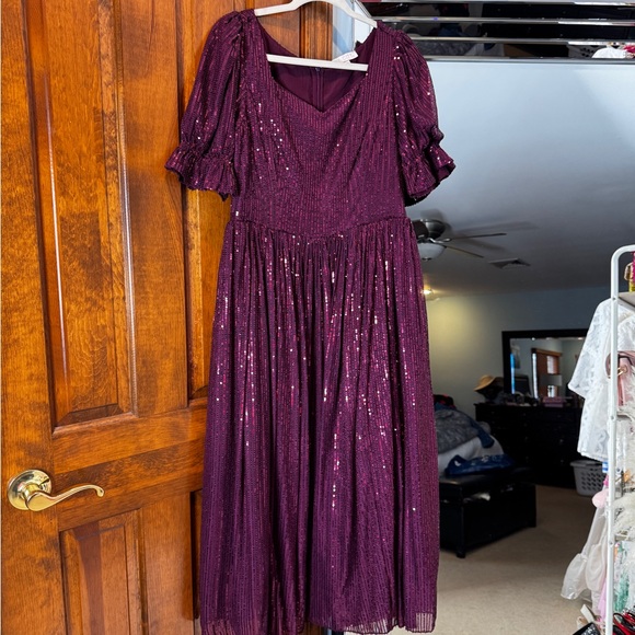 IVY City Clara Elegant Purple Sequin Dress - Picture 2 of 7